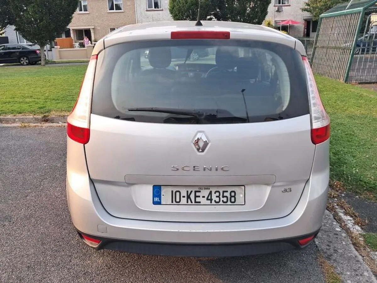 2010 Renault Grand Scenic - Image 2