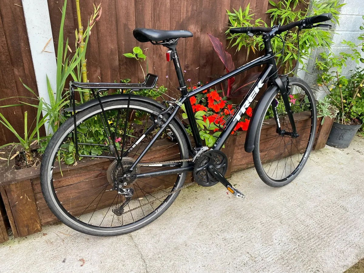 Like new Trek 7.3FX Series 27 speed 28 inch - Image 2
