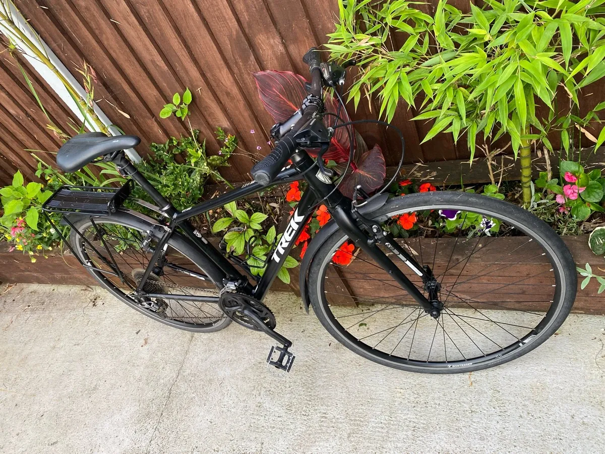 Like new Trek 7.3FX Series 27 speed 28 inch - Image 3