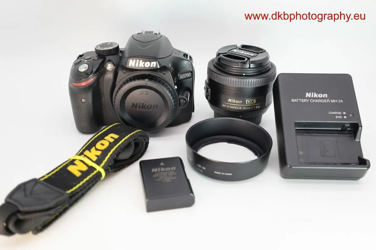 NIKON D3200 & NIKON DX AF-S 35mm F1.8G LENS #0178 - Image 1