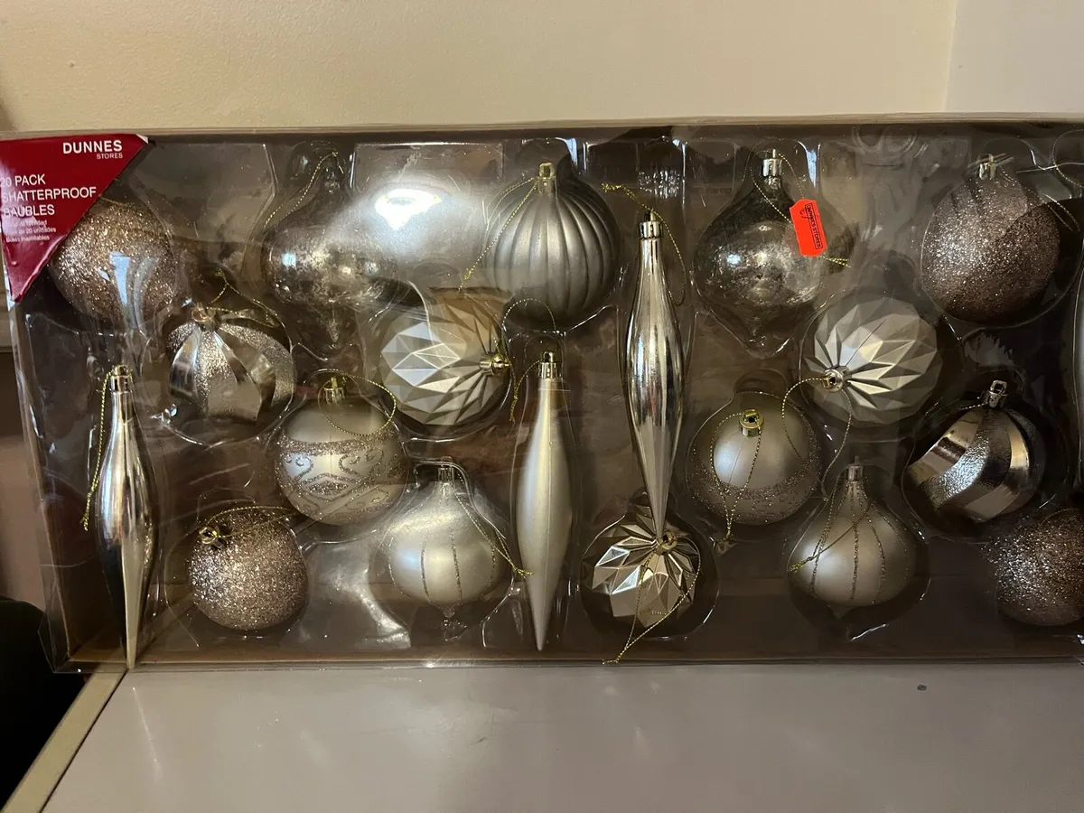 Dunnes Stores Shatterproof Baubles - Image 2