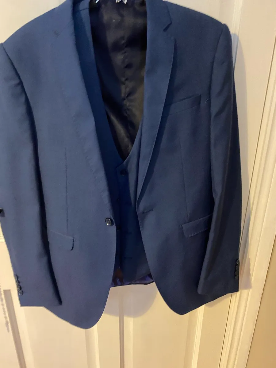 Men’s suit - Image 1