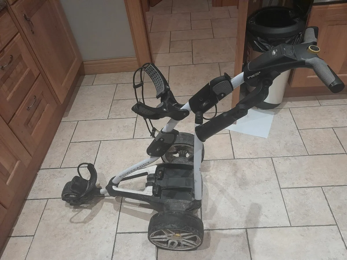 Golf trolley - Image 1