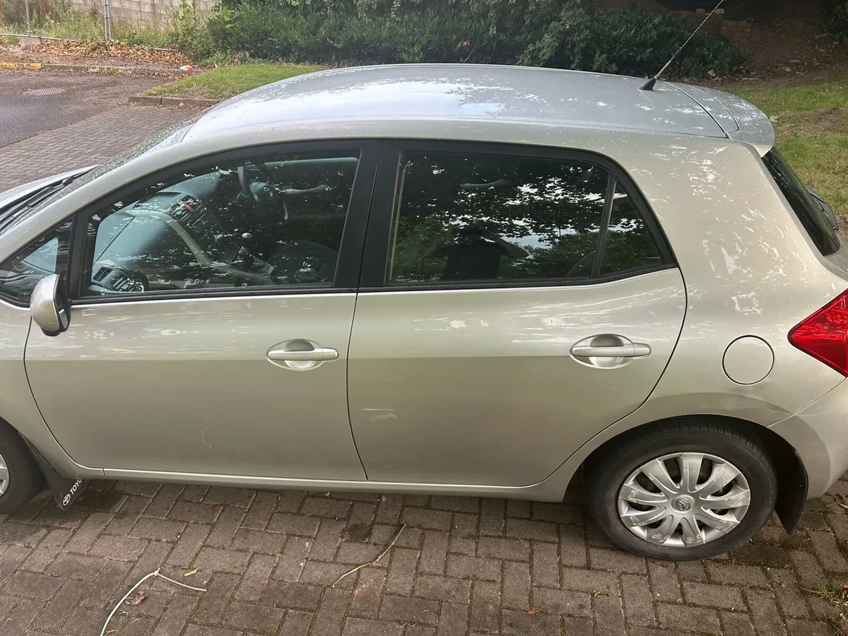 Toyota Auris - Fixer-Upper - Looks Great - Image 3