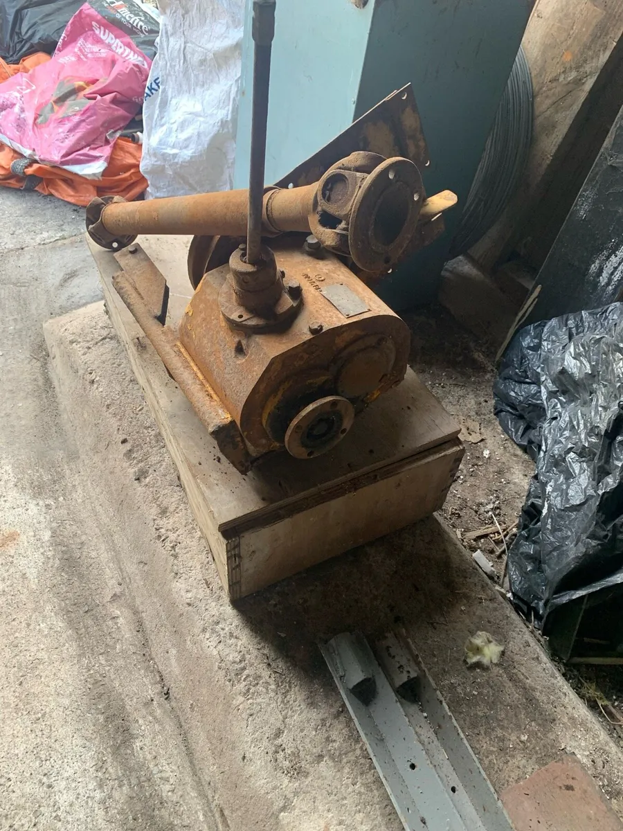 Dumper gearbox and prop shaft - Image 4