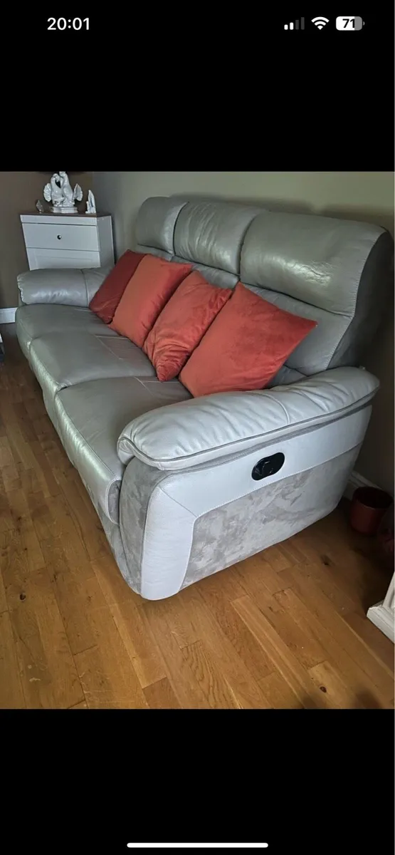 Couch - Image 2