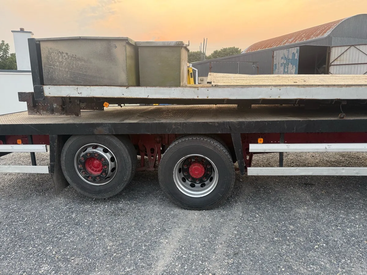 Truck flat body 19 feet long, - Image 2