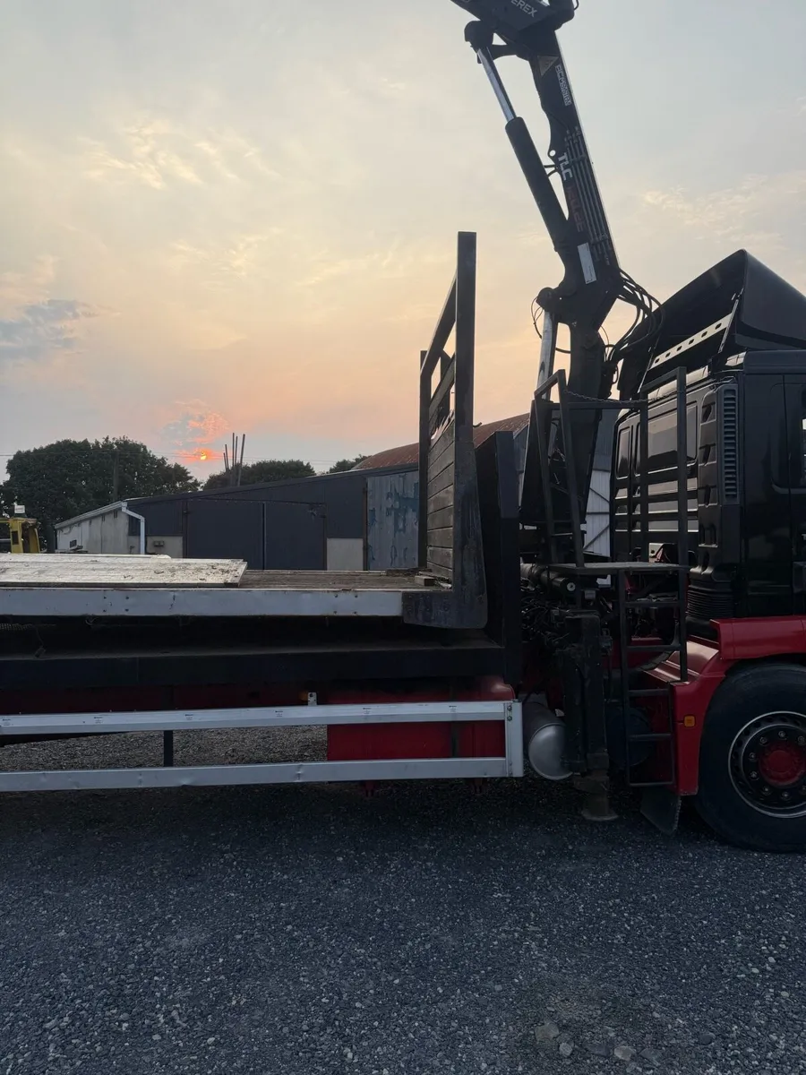 Truck flat body 19 feet long, - Image 3