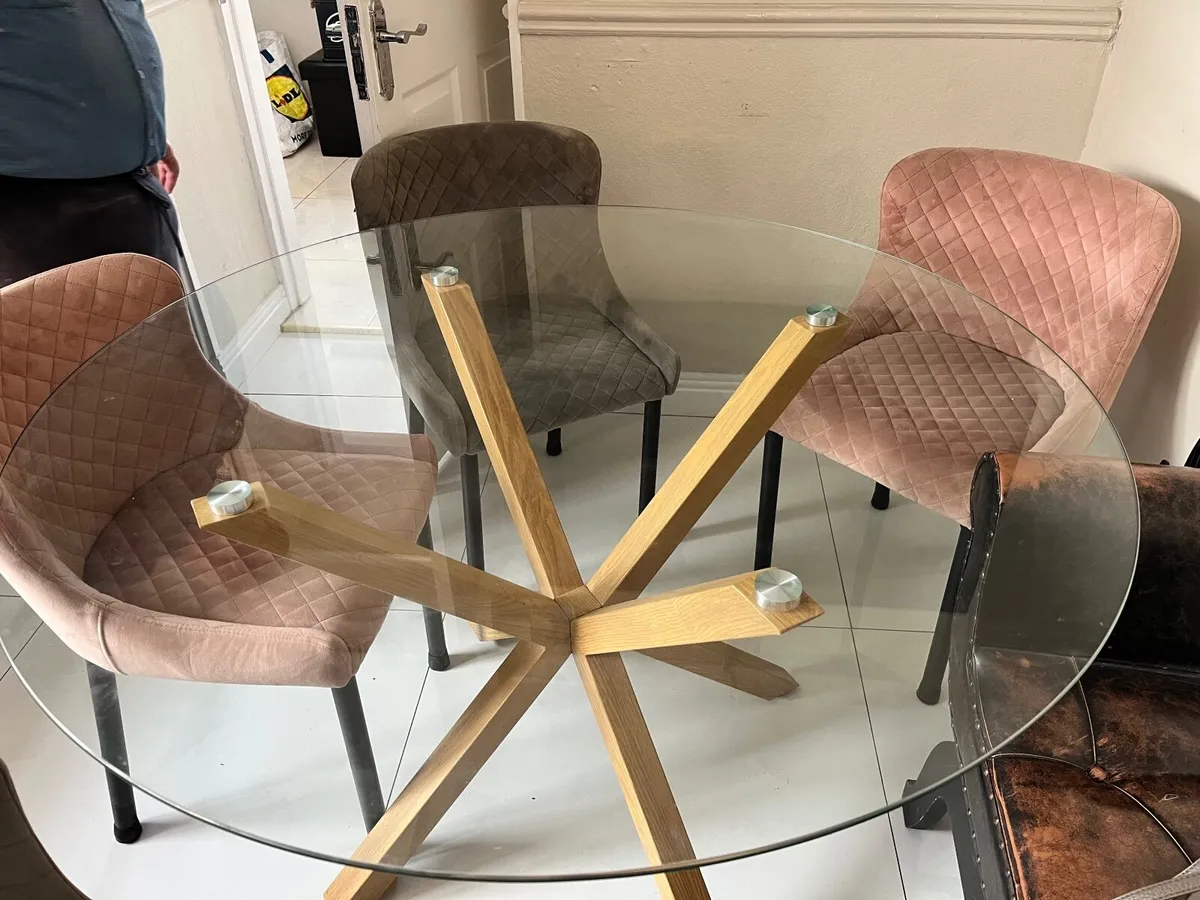 Kitchen table & chairs - Image 3