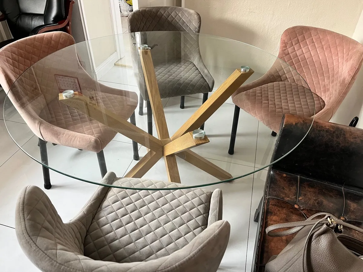 Kitchen table & chairs - Image 4