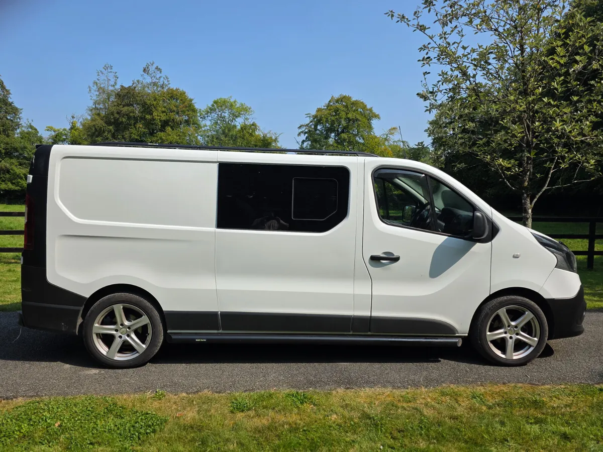 212 Renault Trafic 2L  120 Crew Cab No Vat - Image 2