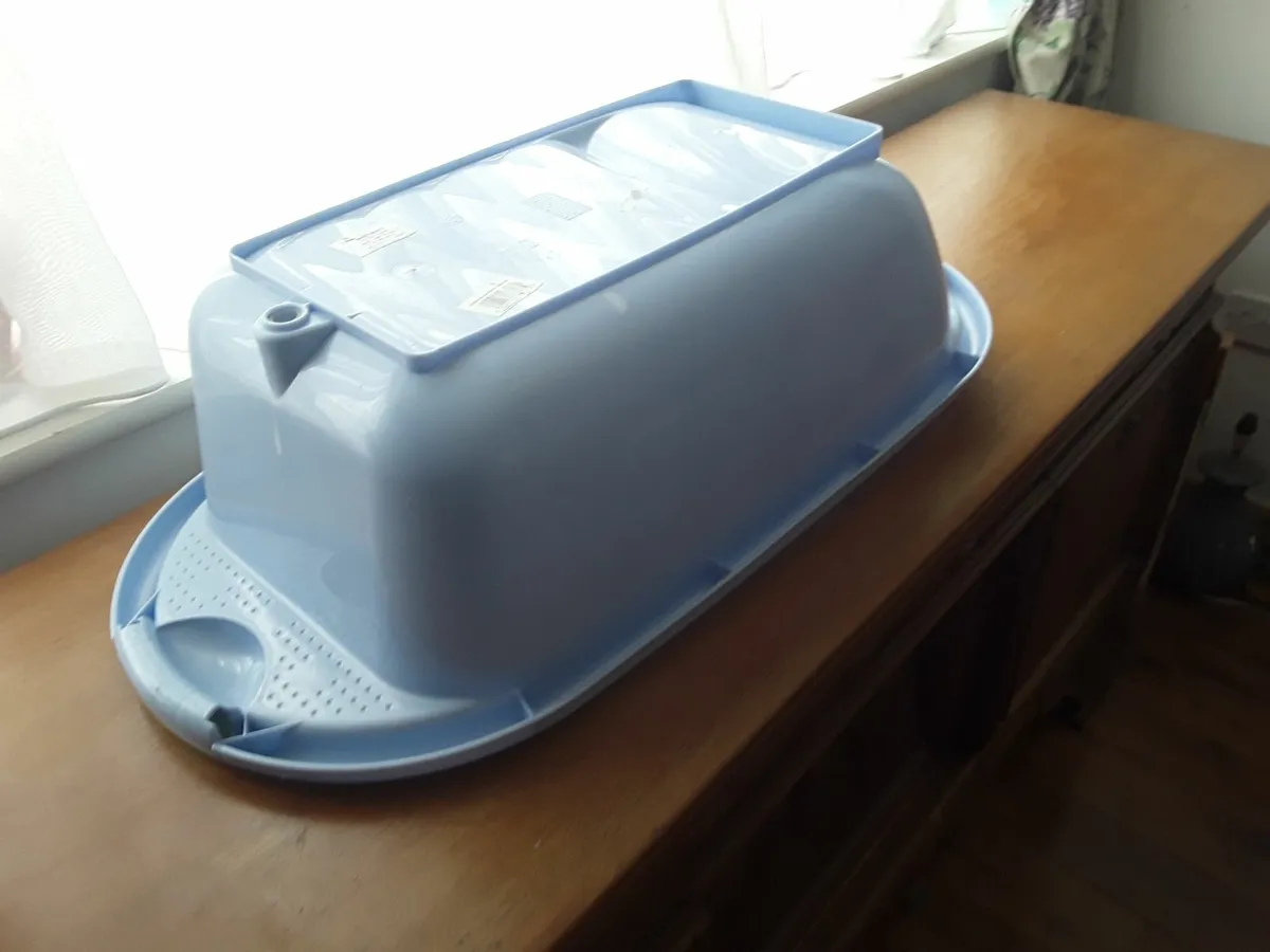 Good condition blue baby bath - Image 2