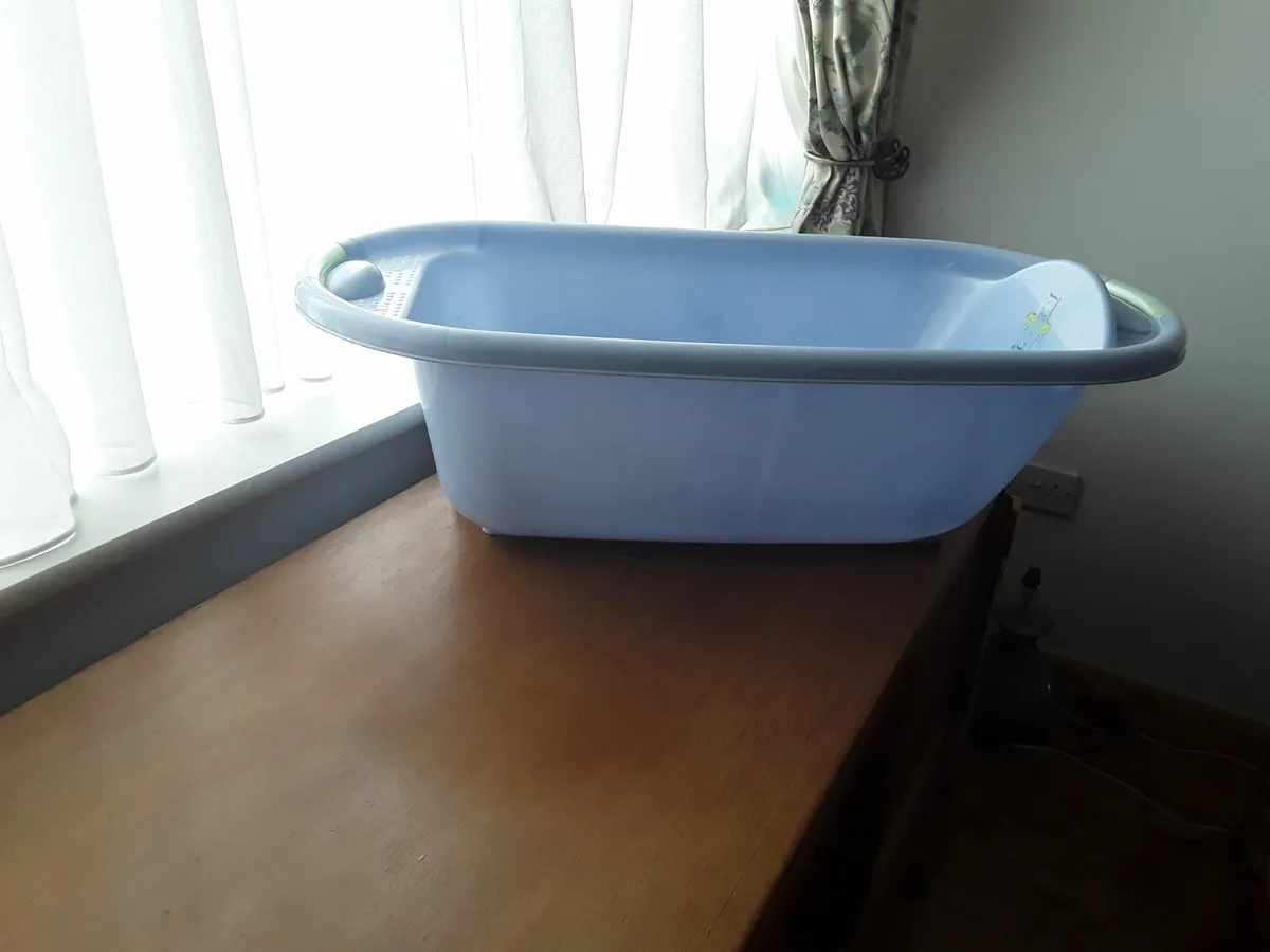 Good condition blue baby bath - Image 1