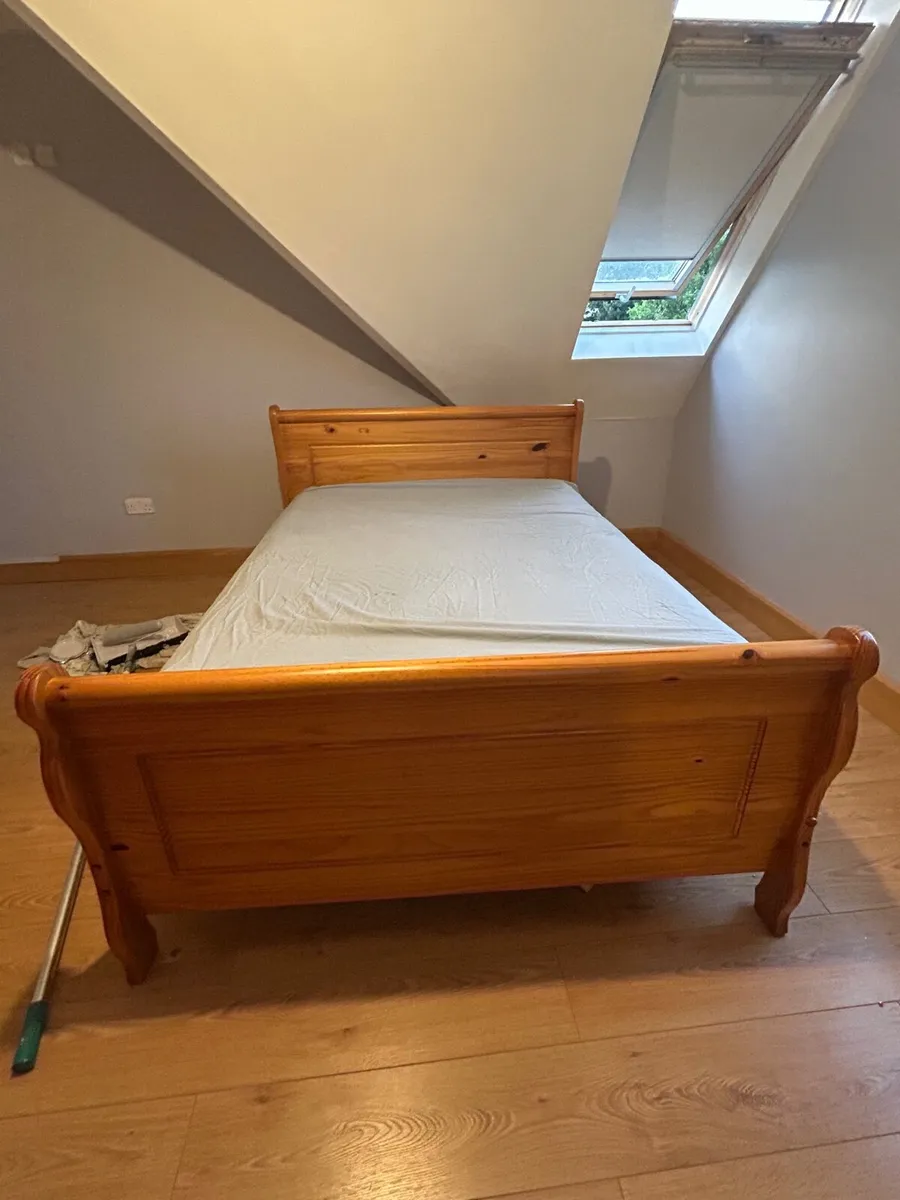 Oak bed frame with or without mattress - Image 1