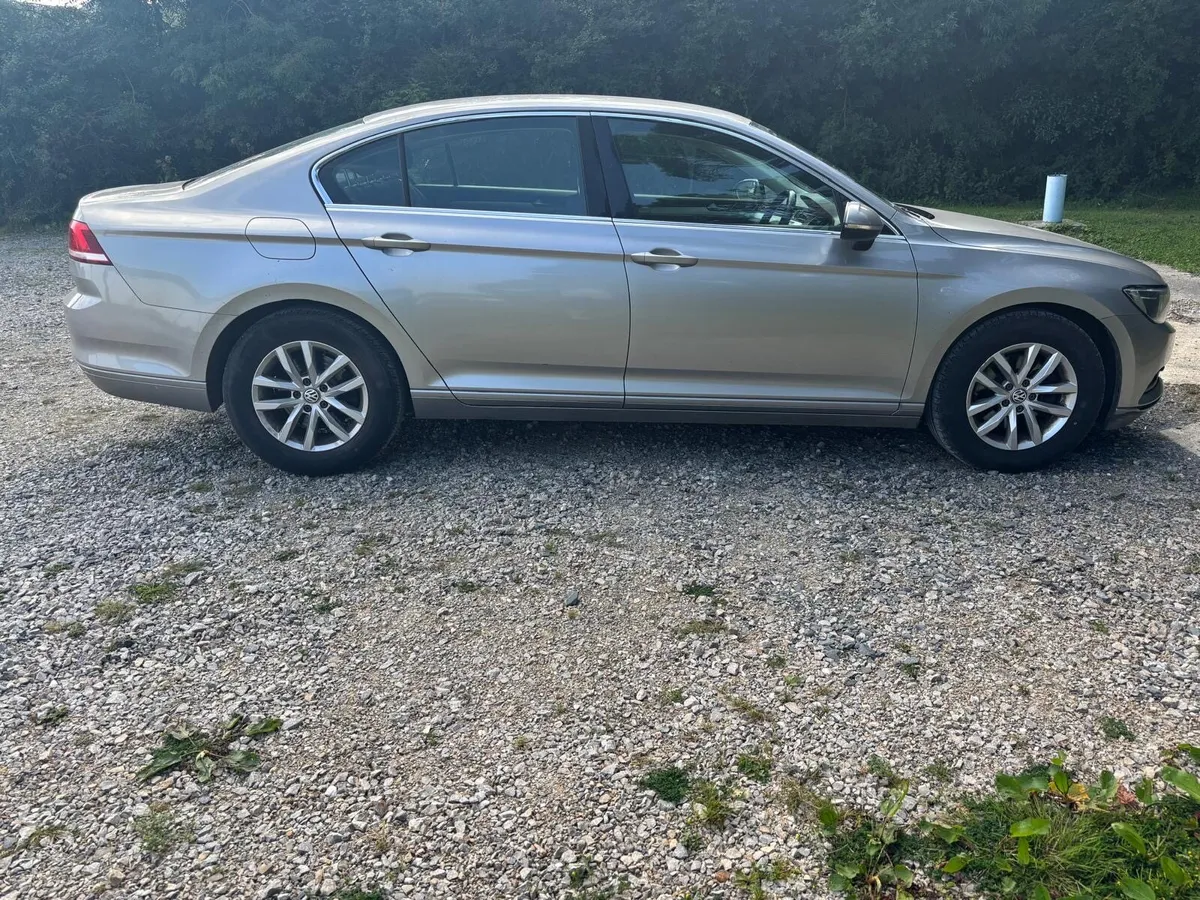 2015 Volkswagen Passat 1.6 TDI Buiness - Image 2