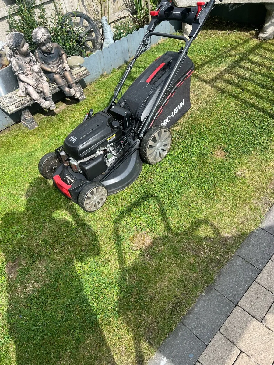 As new Hyundai lawnmower - Image 2