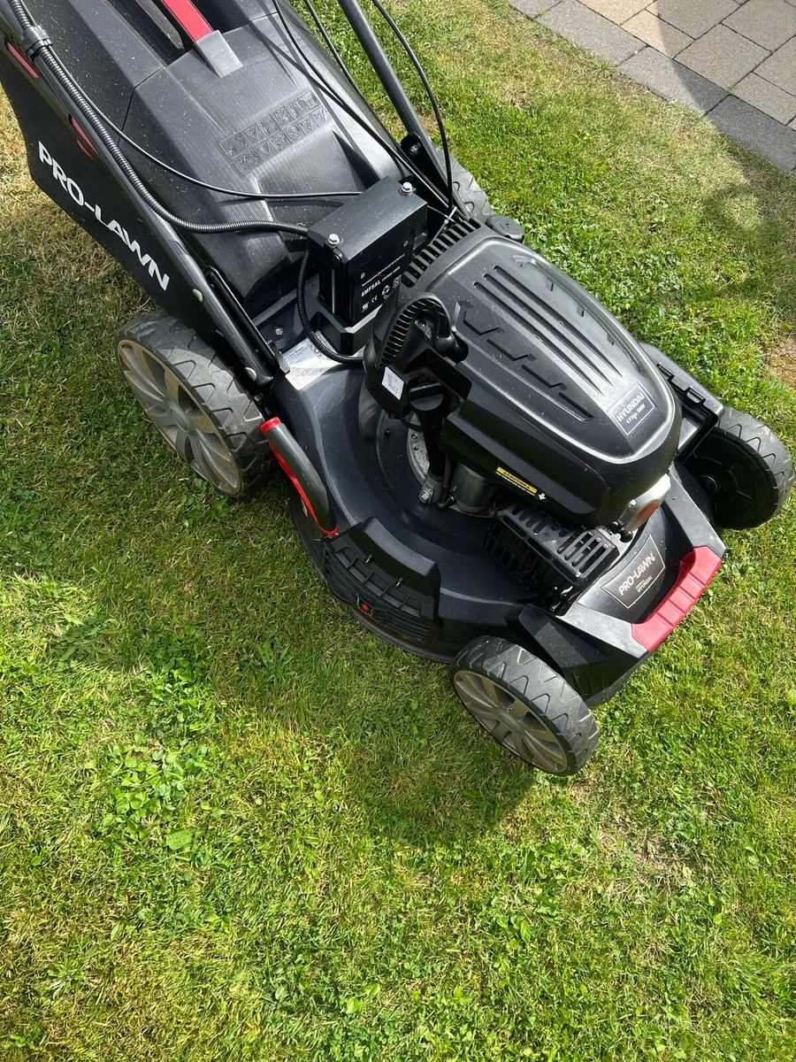 As new Hyundai lawnmower - Image 4
