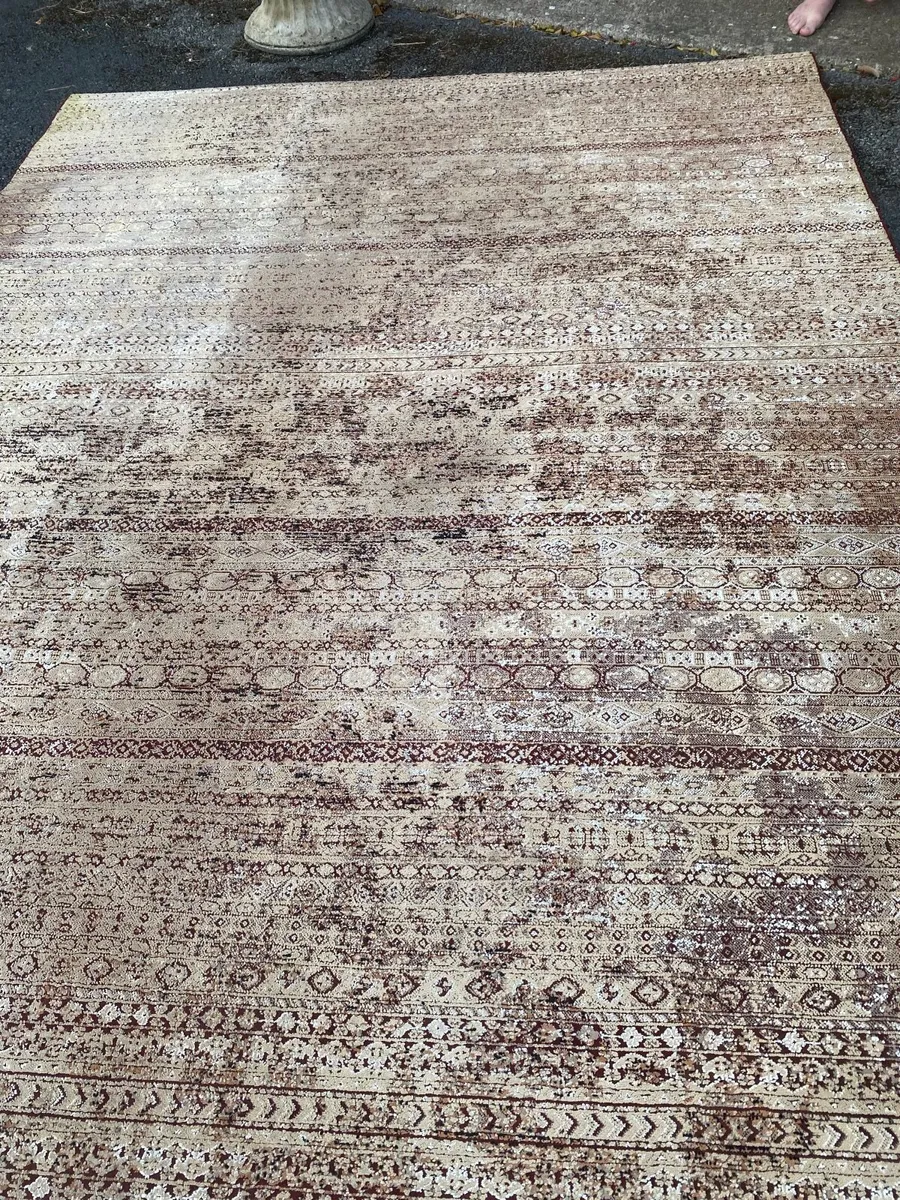 Large Rug - Image 4