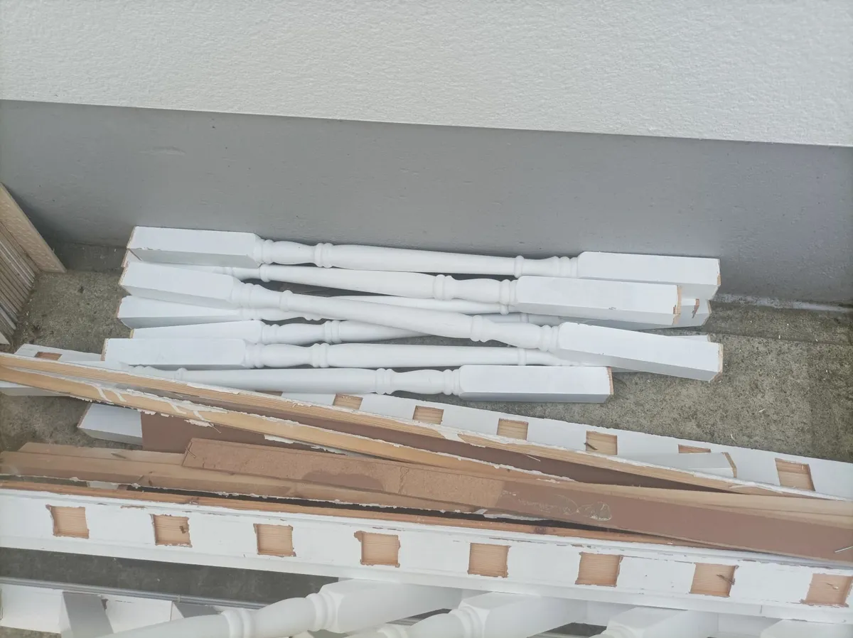Stairs spindles - Image 2