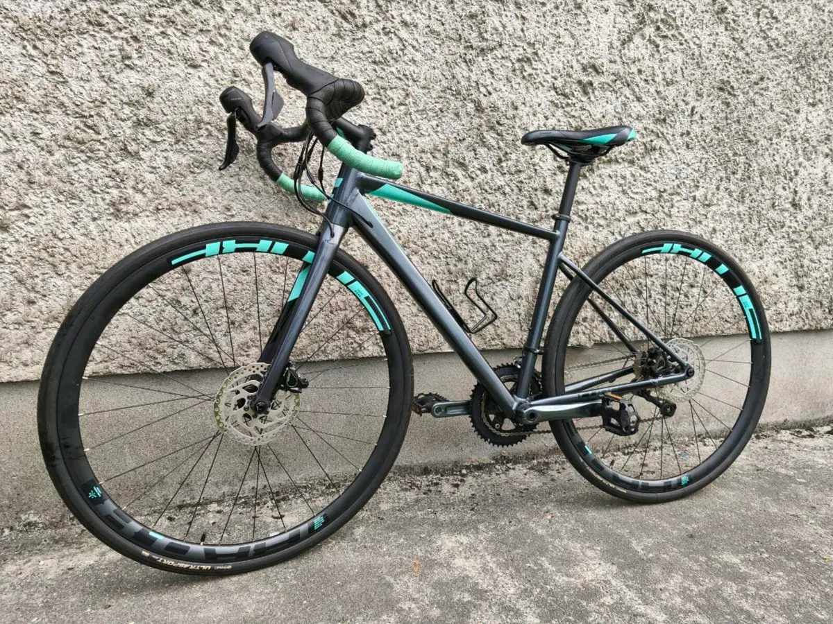 Cube Axial WS Race - Image 1