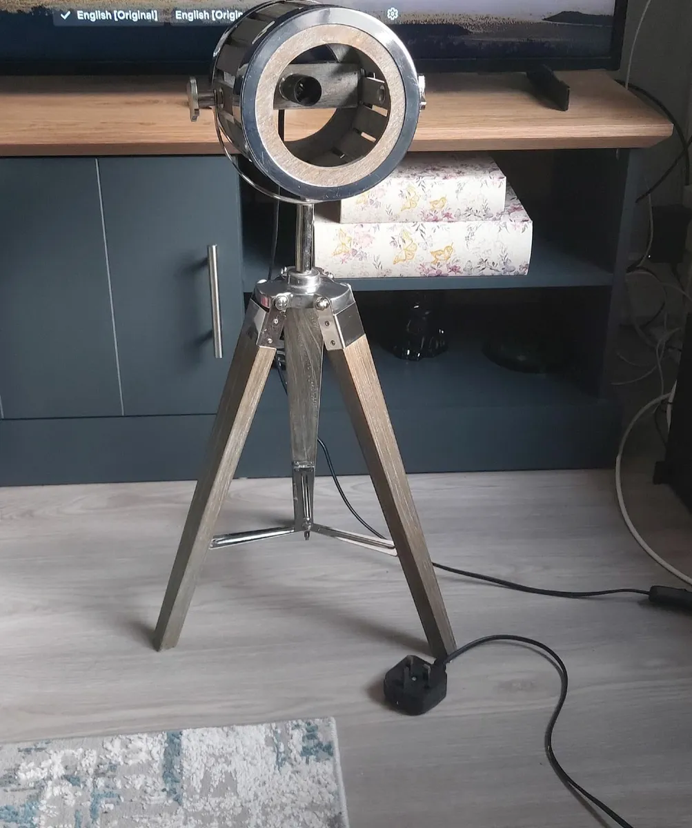 Tripod wooden lamp - Image 2