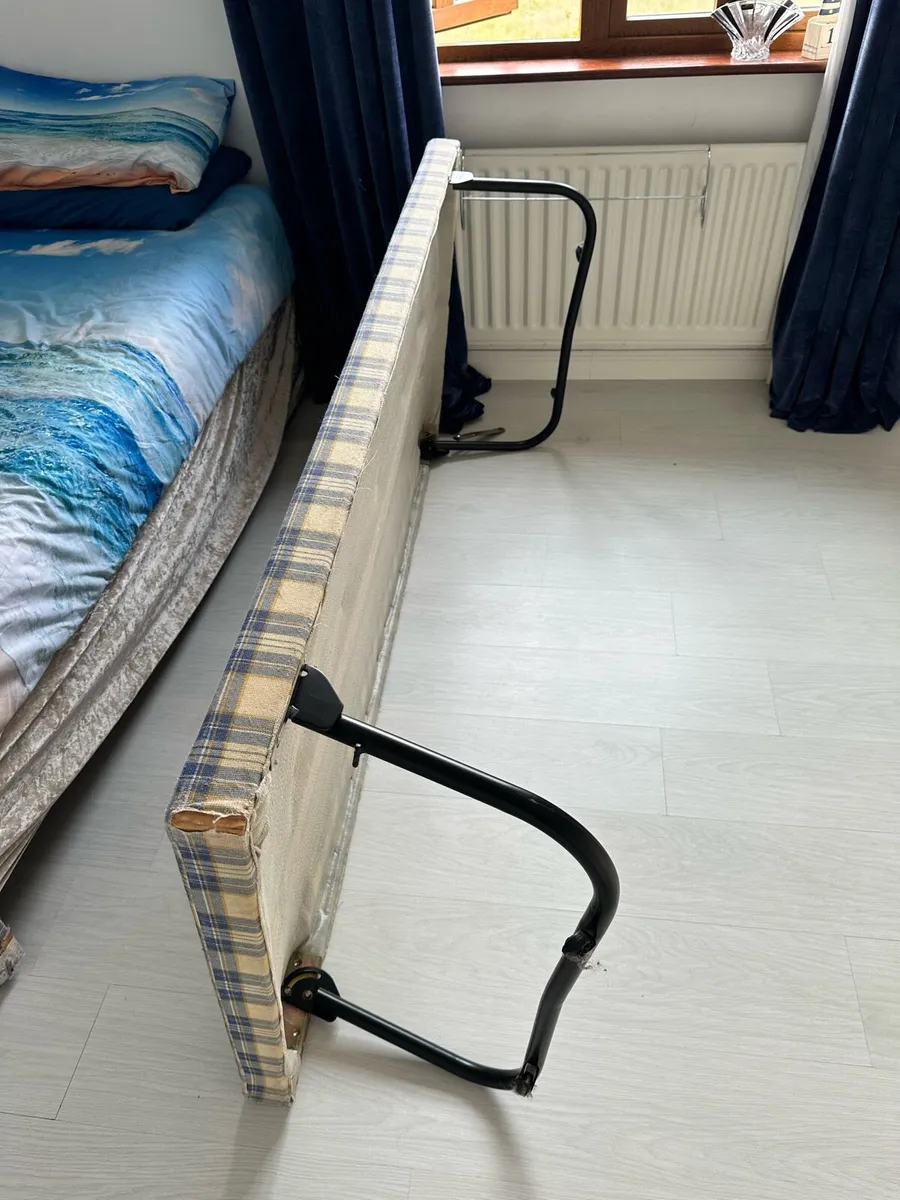 Single bed - Image 2