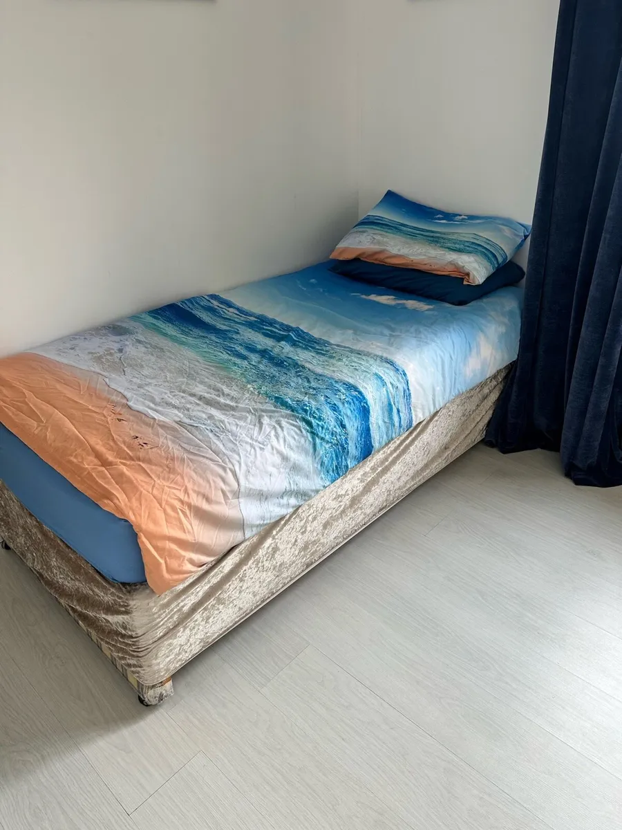 Single bed - Image 3