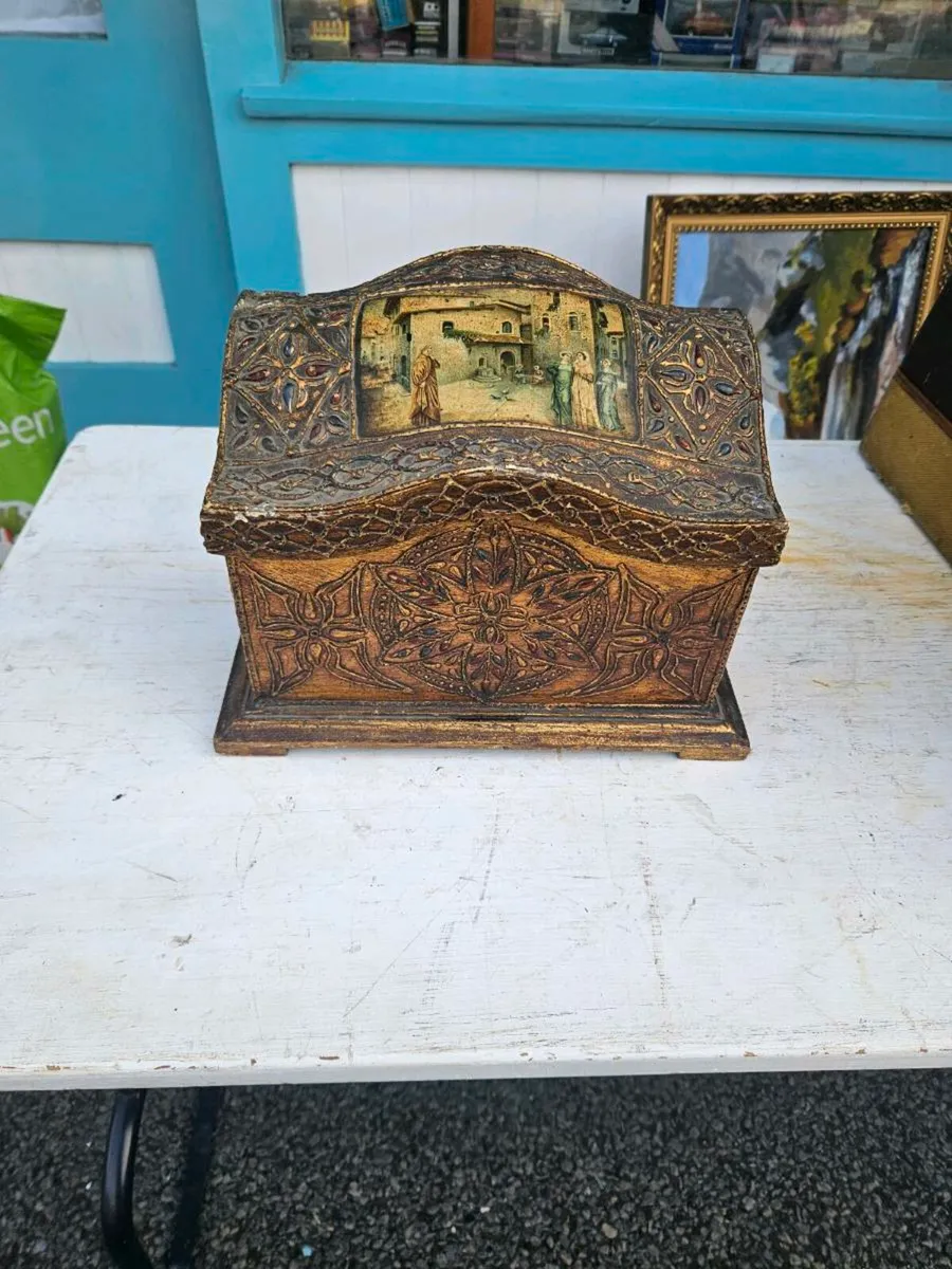 Vintage Box - Image 1
