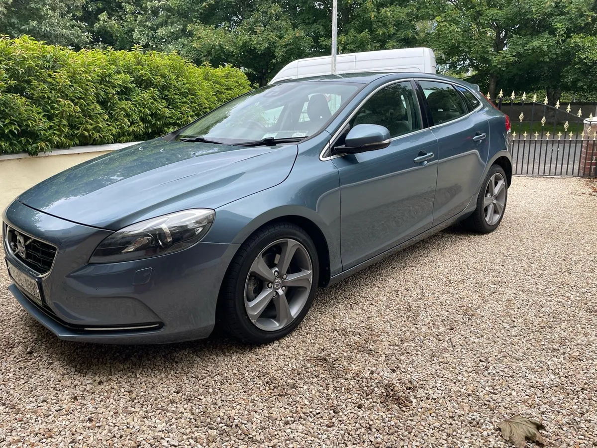 Volvo v40 automatic 2013 €4,950 - Image 2