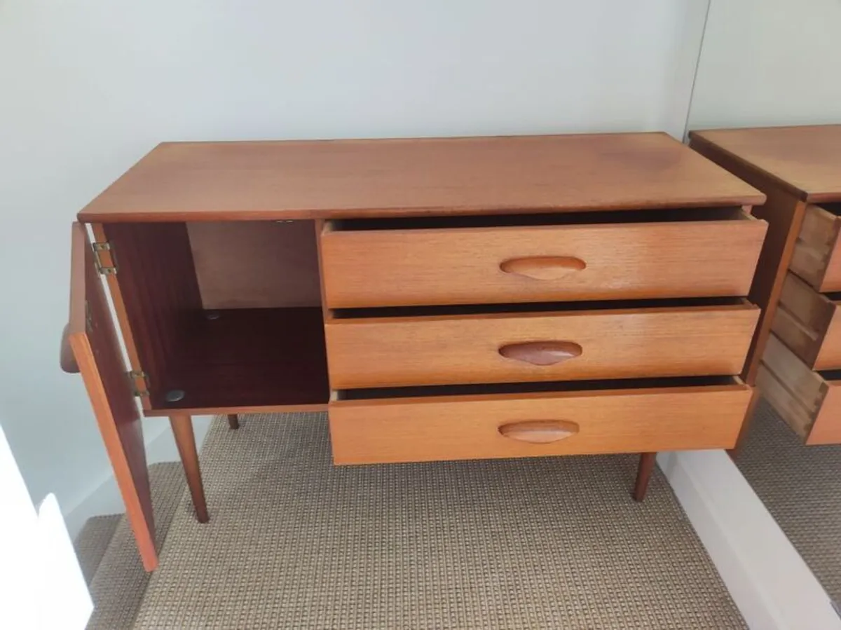 Mid century TV unit / drinks cabinet - Image 2