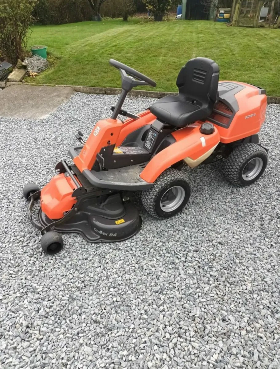 Husqvarna R213C Front deck mower. - Image 1