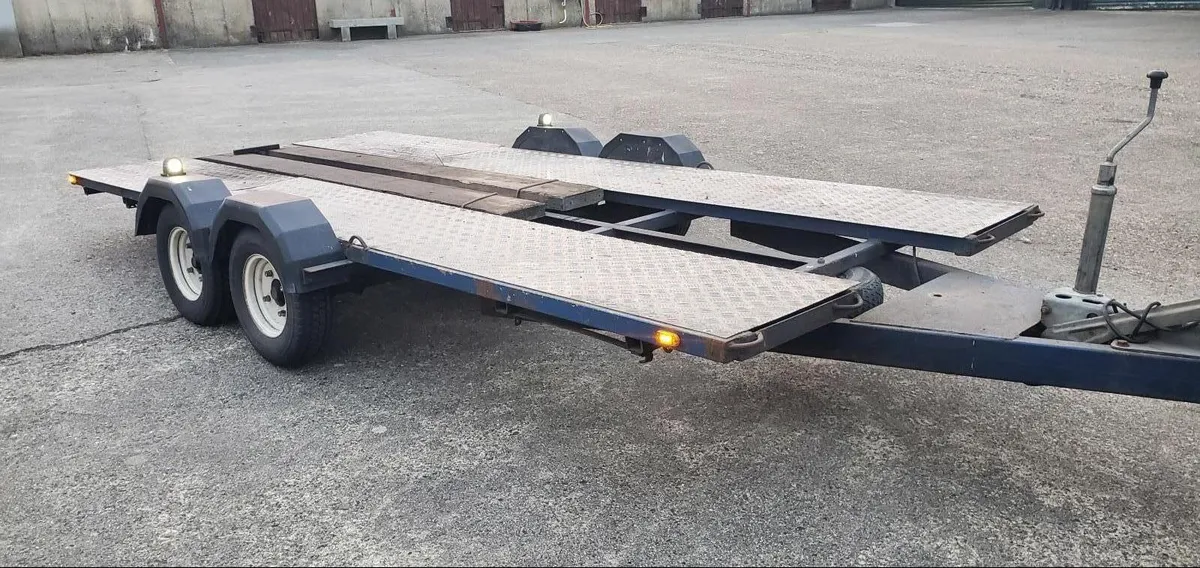 Small car transporter. - Image 1