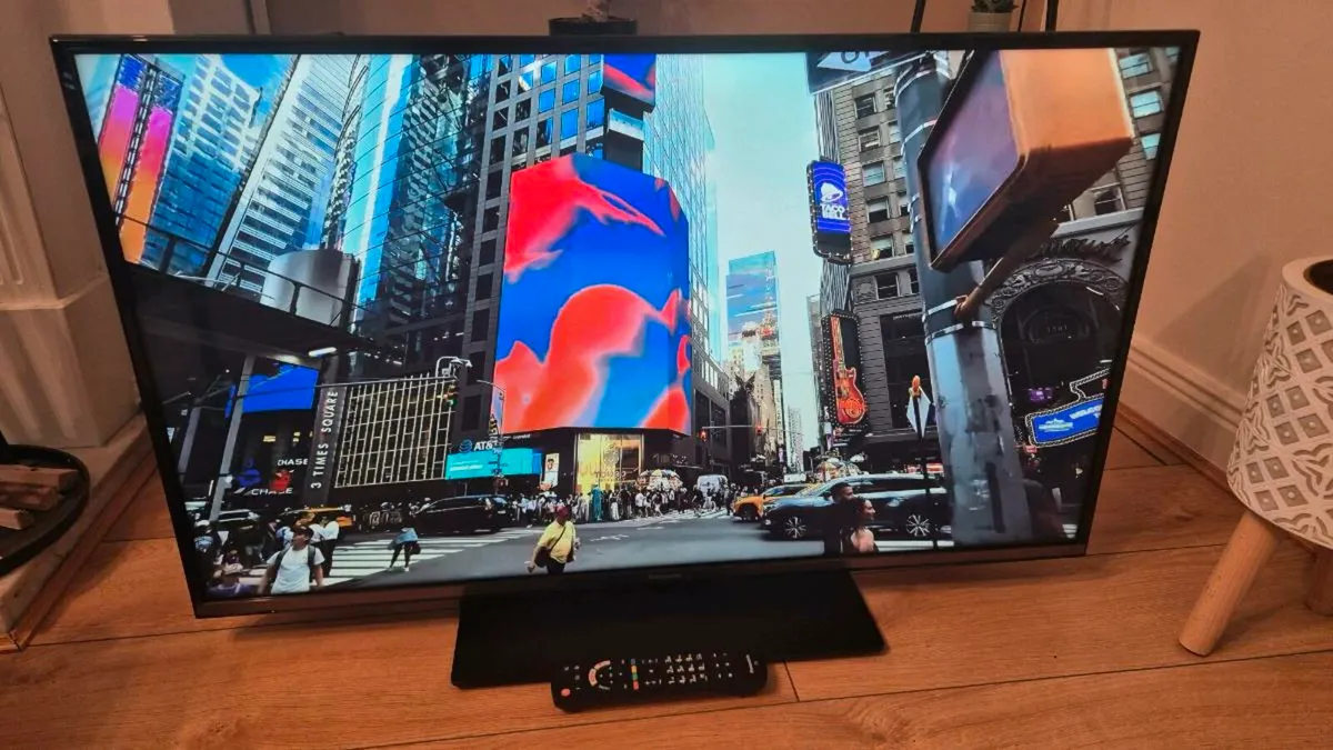 43 inches 4K Ultra HD Panasonic Smart TV - Image 2