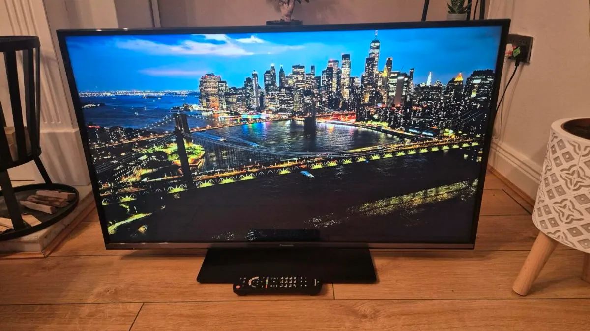 43 inches 4K Ultra HD Panasonic Smart TV - Image 3