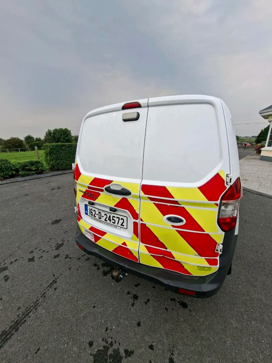 Ford Courier - Image 4