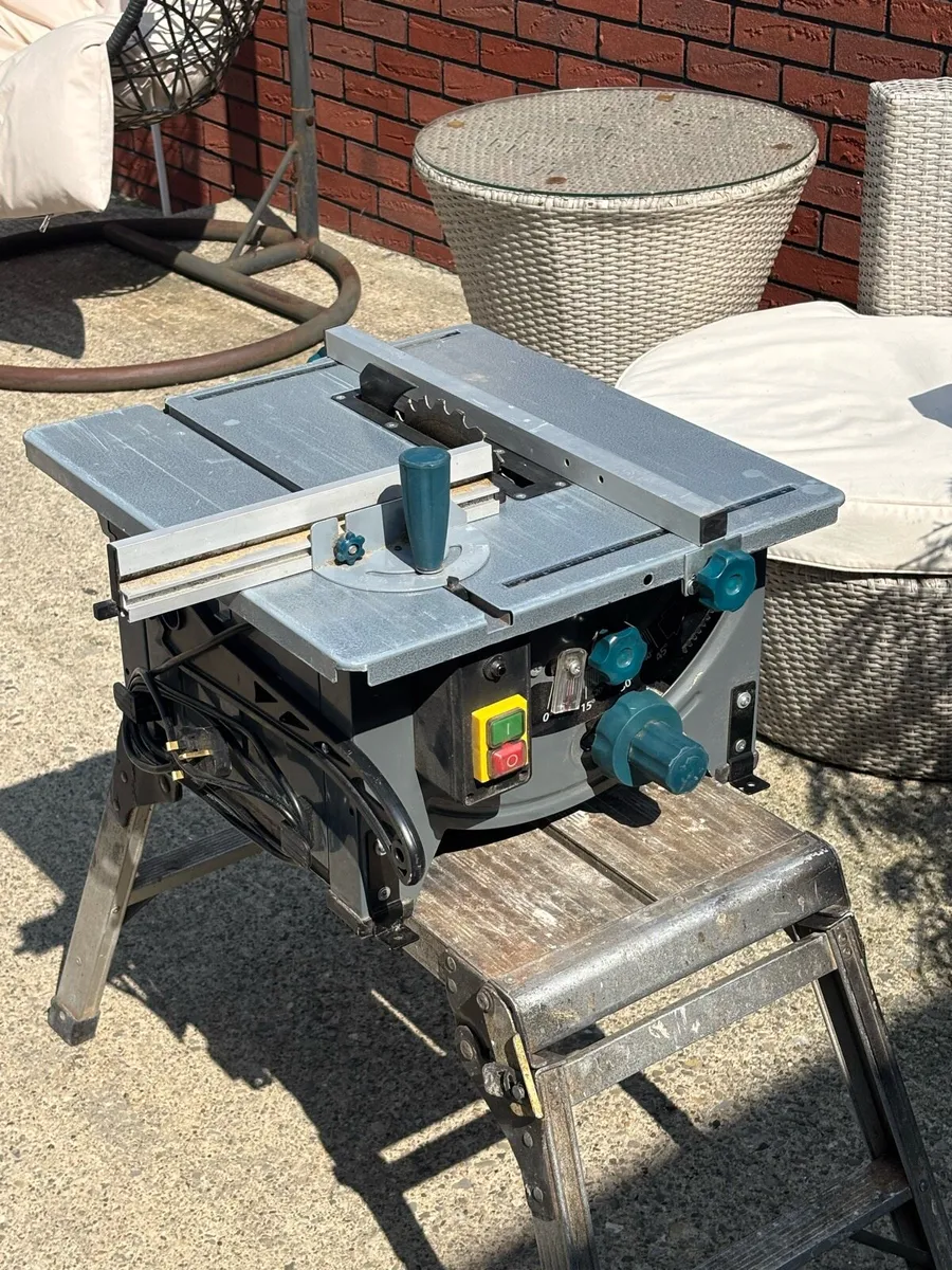 Table saw - Image 1