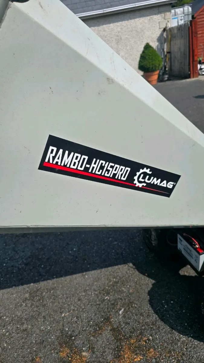 Lumag 15hp chipper shredder - Image 4