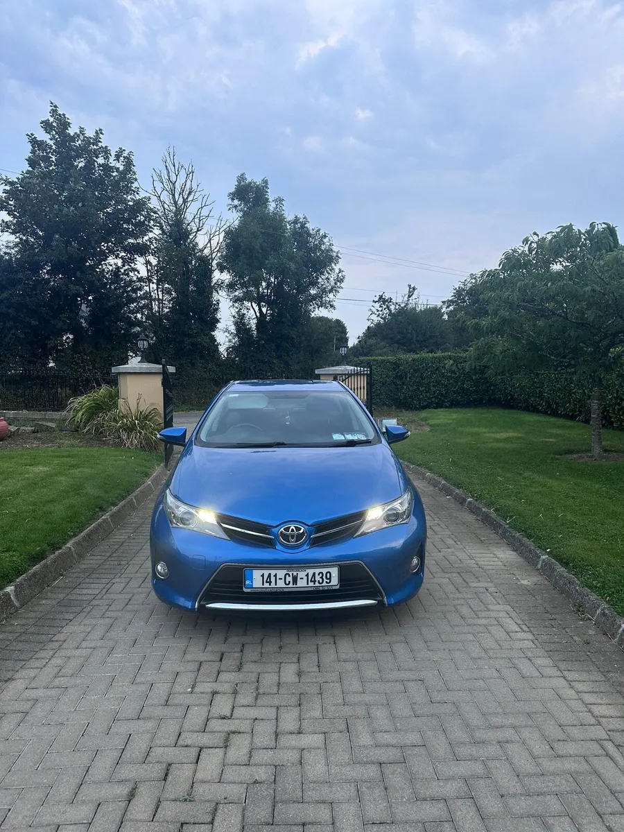 2014 Toyota Auris 1.4 D-4D - Image 2