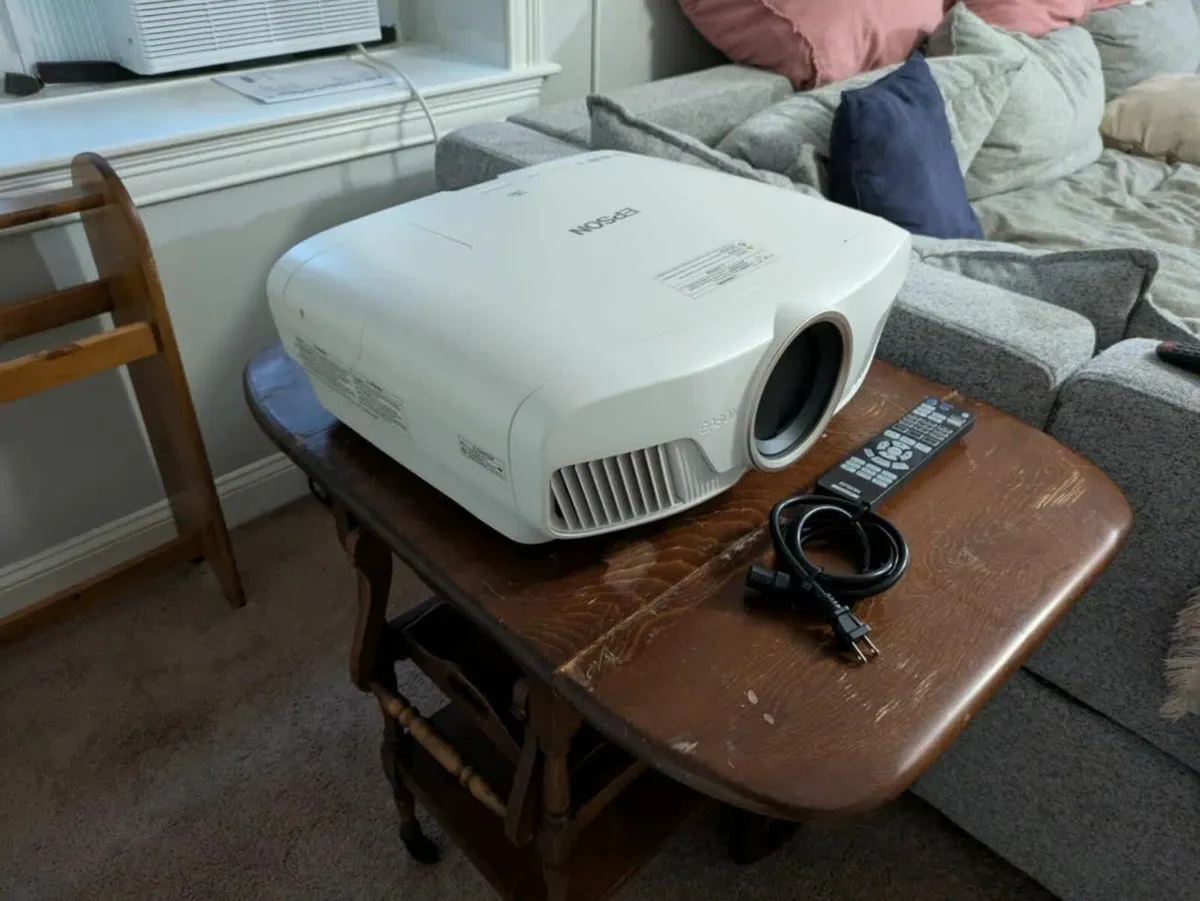 Epson Home Cinema 4010 4K PRO-UHD Projector - Image 1