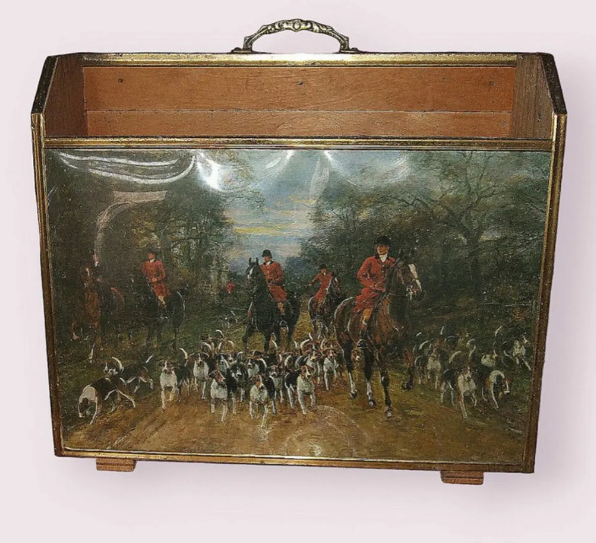Vintage 'Hunting Scene' Magazine Rack - Image 3