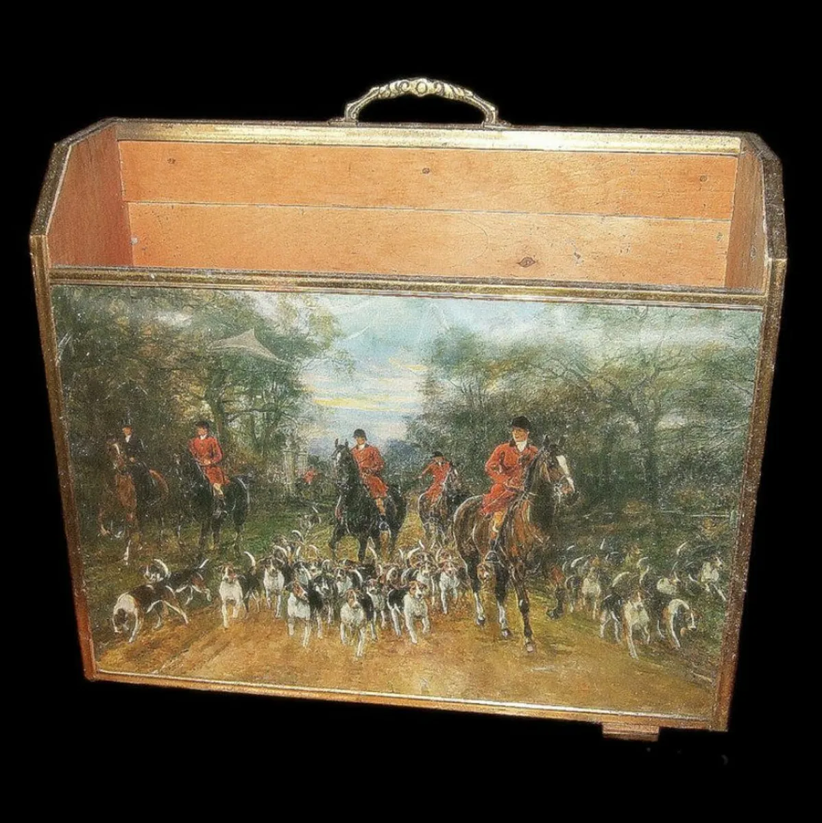 Vintage 'Hunting Scene' Magazine Rack - Image 1