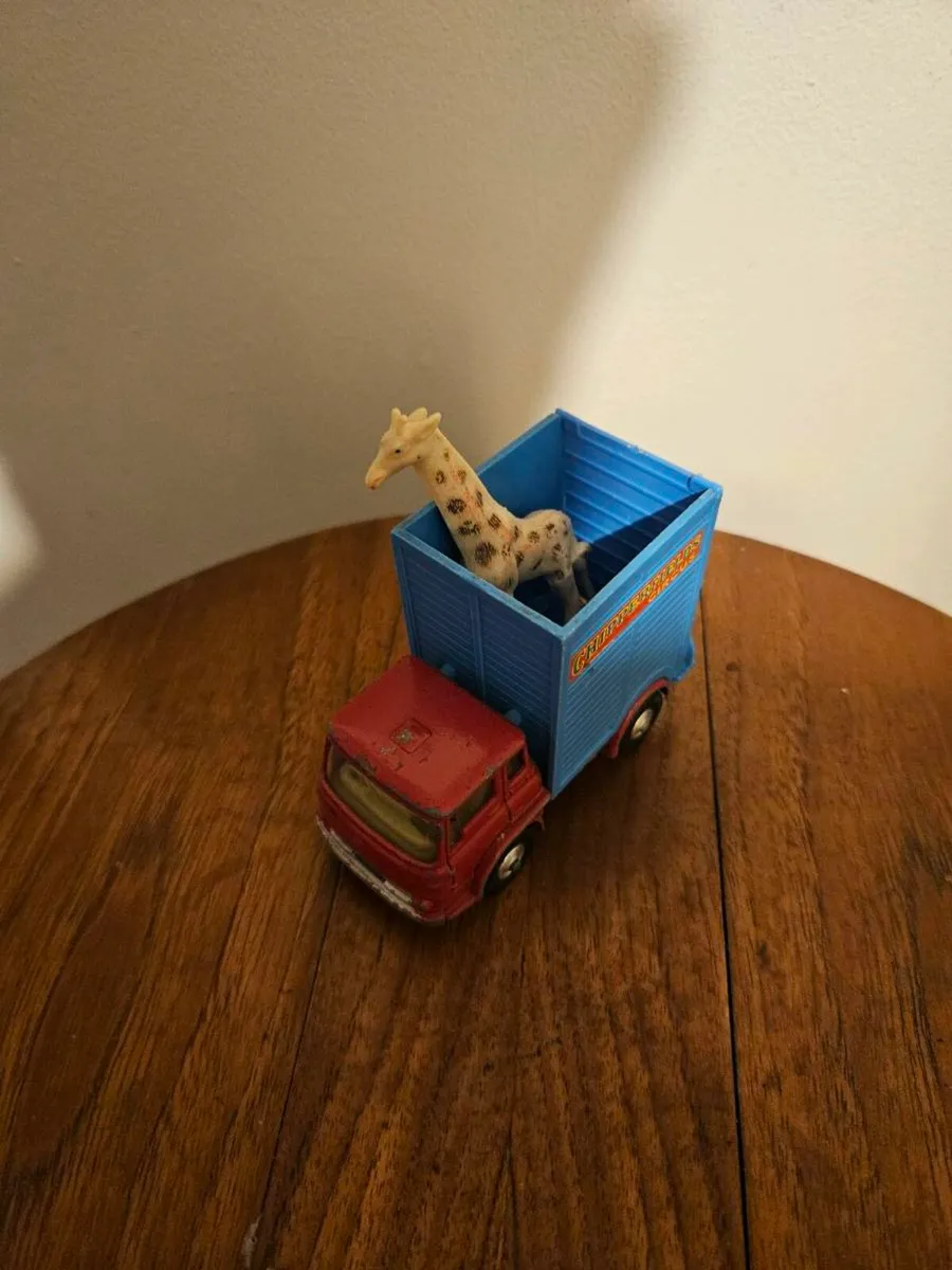 Vintage Corgi Chipperfields Circus Giraffe Truck - Image 2