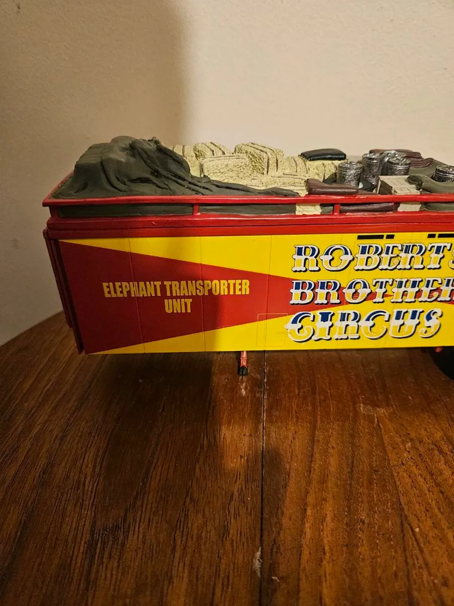 Corgi Roberts Bros Circus Trailer - Image 3