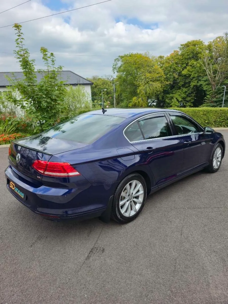 172 Volkswagen Passat 1.6 120bhp - Image 3