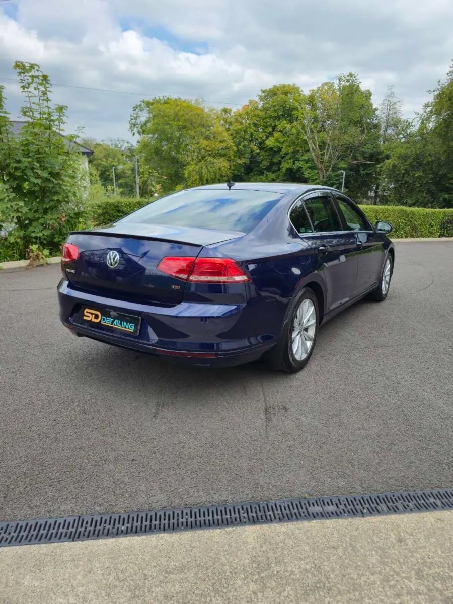172 Volkswagen Passat 1.6 120bhp - Image 4
