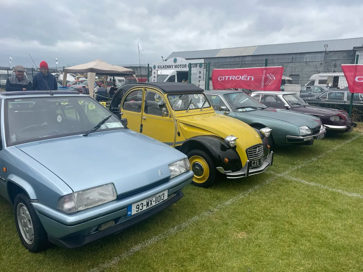 French Car Display - Image 2