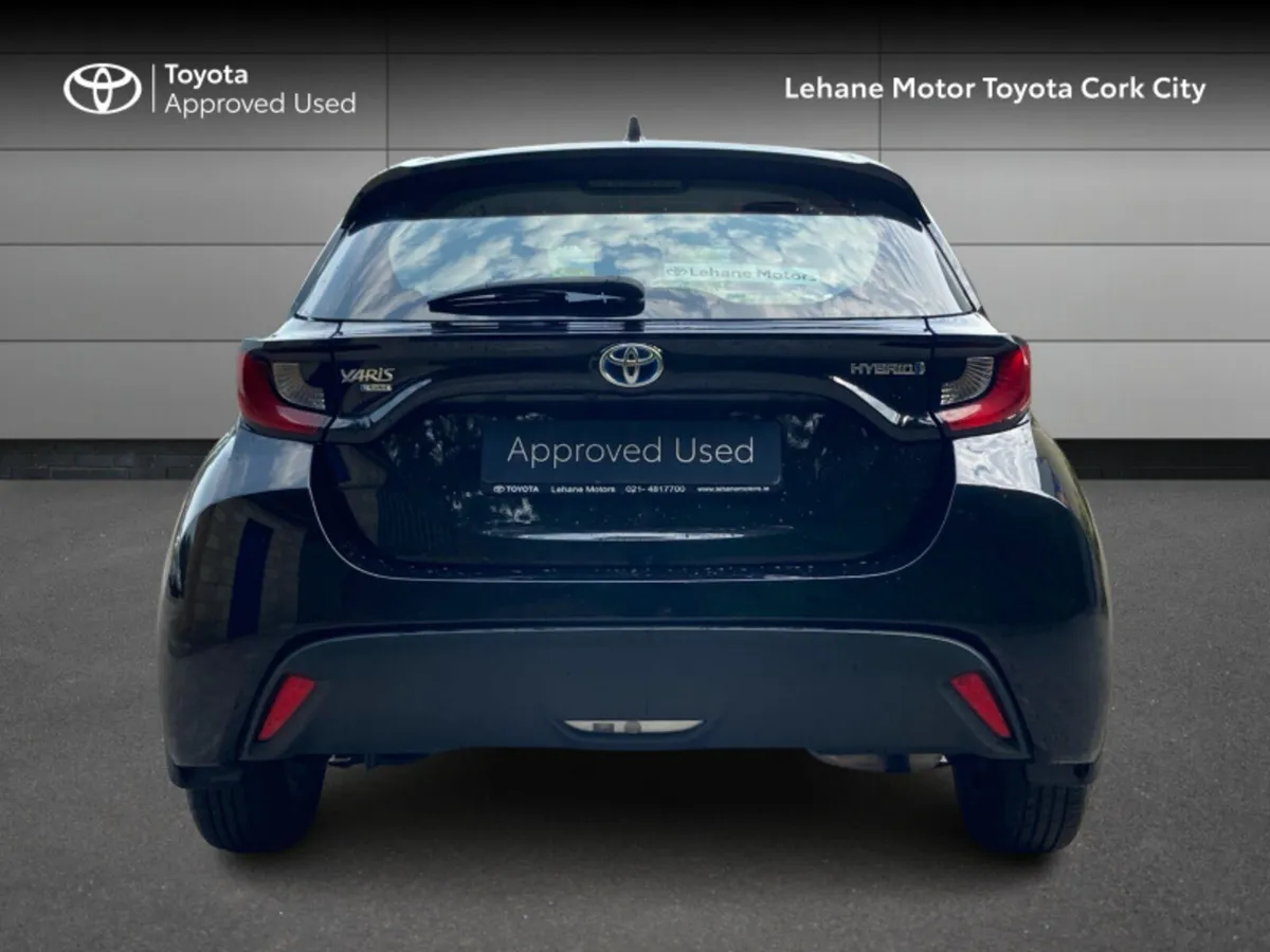 Toyota Yaris YARIS HYBRID LUNA - Image 4