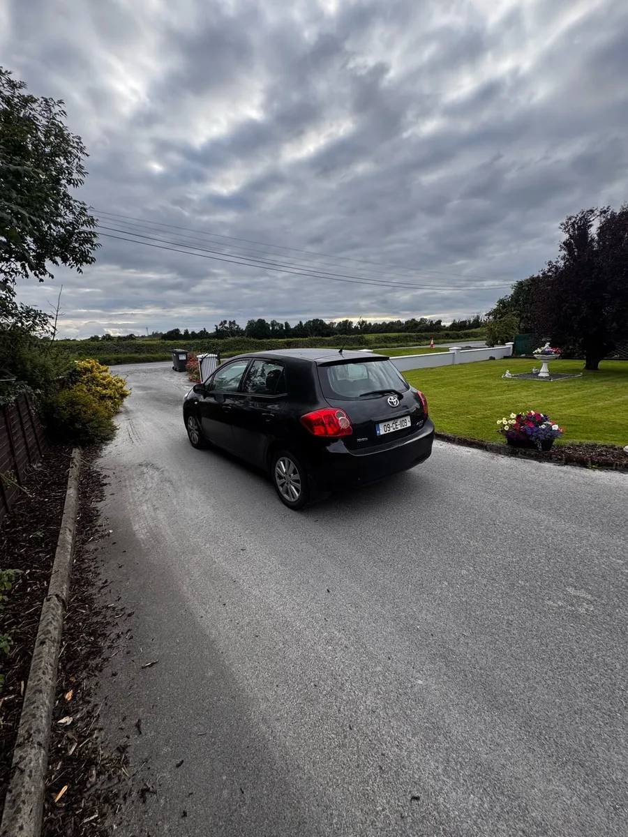 2009 Toyota Auris - Image 2