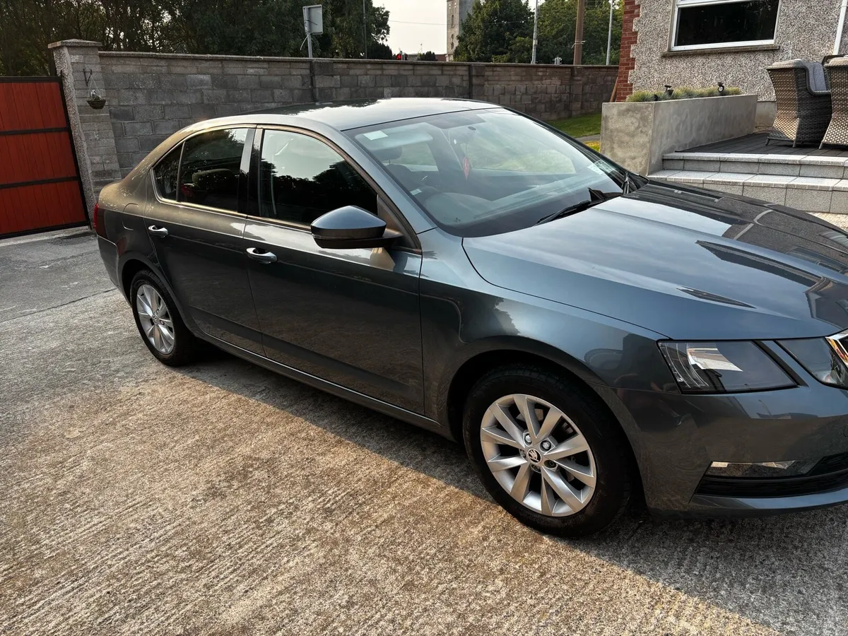 Skoda Octavia, Full service history - Image 2