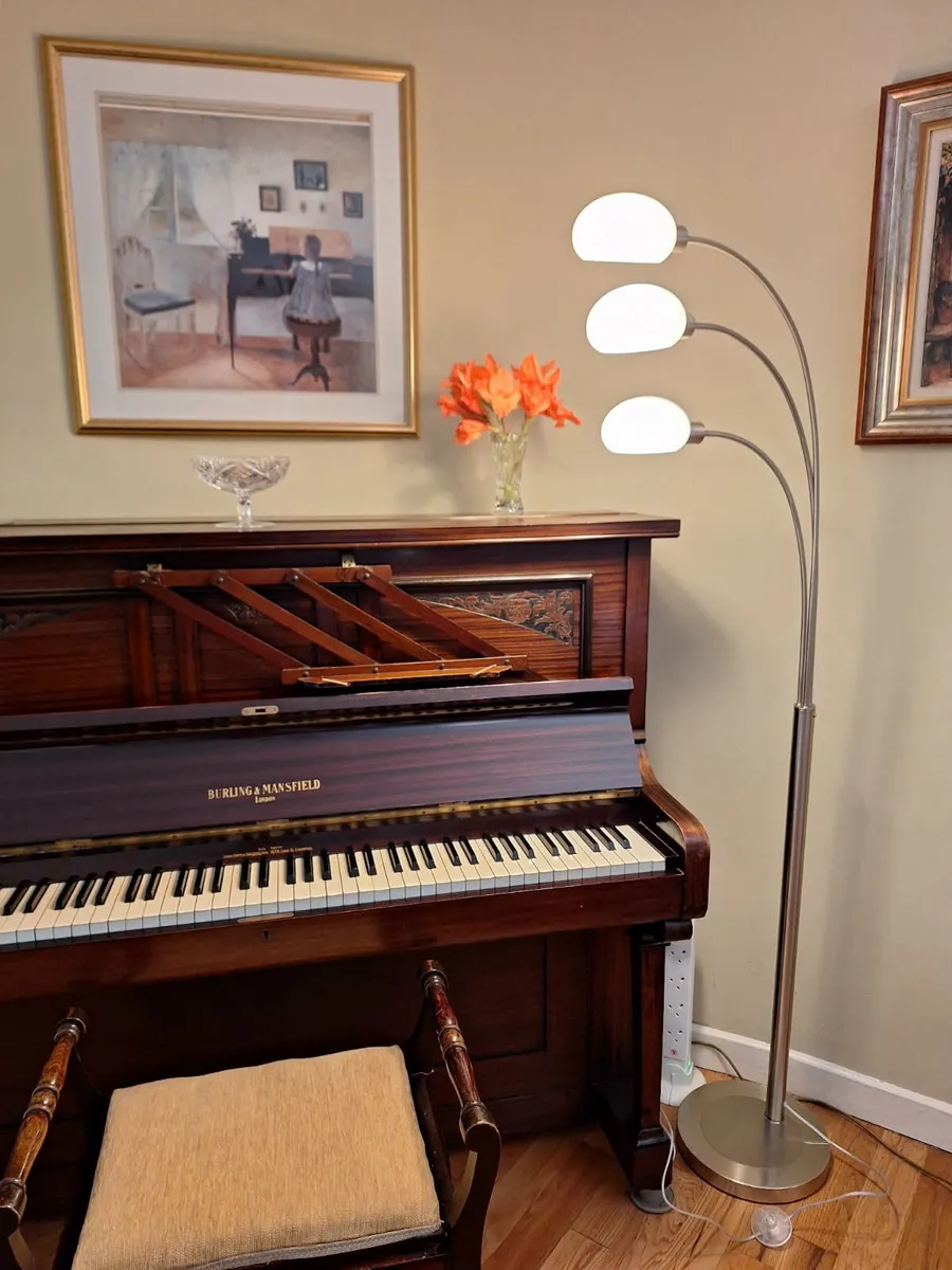 FLOOR LAMP - Image 1